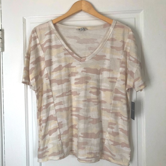 Lucky Brand. White camo t-shirt. Medium - Picture 1 of 9